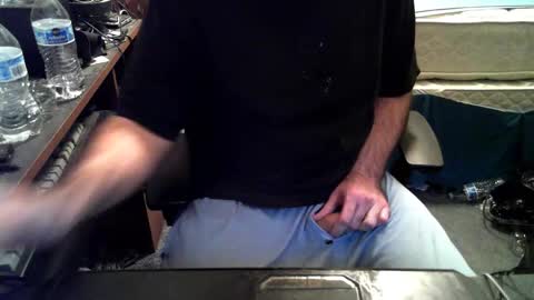 Snapshot of adelhi20 chatting on 10-16-25, 07:04 adelhi20 online show from 10-16-25, 07:04