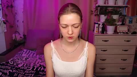 Snapshot of adelin_maxwell chatting on 02-10-26, 10:30 Lina online show from 02-10-26, 10:30