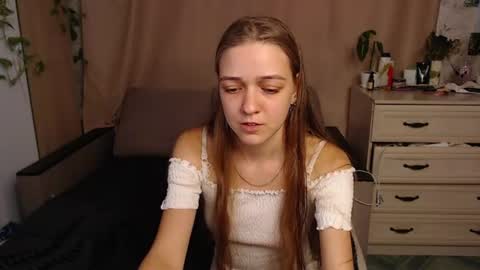 Snapshot of adelin_maxwell chatting on 07-11-26, 03:26 Lina online show from 07-11-26, 03:26