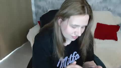 Snapshot of adelinalawson chatting on 06-11-26, 07:28 adelinalawson online show from 06-11-26, 07:28