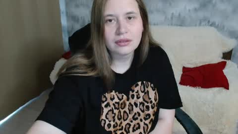 Snapshot of adelinalawson chatting on 06-12-26, 02:54 adelinalawson online show from 06-12-26, 02:54