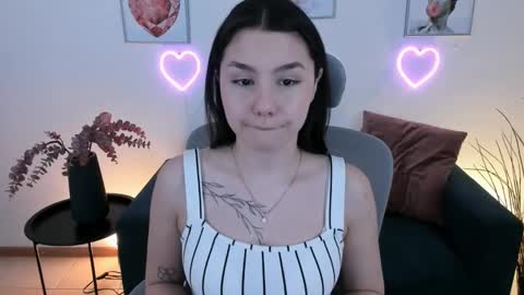 Snapshot of adelleb chatting on 01-23-25, 01:45 Your sweet girl online show from 01-23-25, 01:45