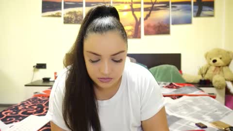 Adellineee online show from 01-06-26, 10:01