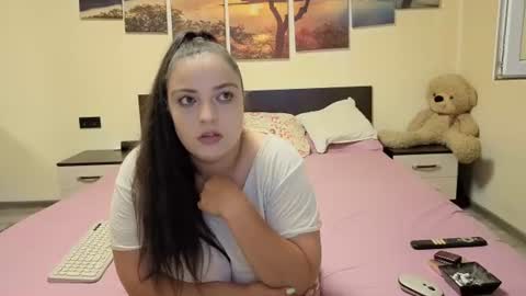Adellineee online show from 06-12-26, 12:09