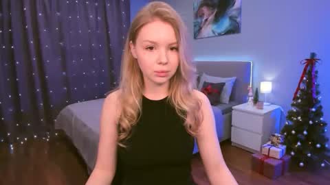 Snapshot of adelllovely chatting on 12-19-25, 11:06 adelllovely online show from 12-19-25, 11:06