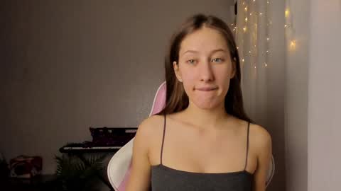 Snapshot of adellqueen chatting on 01-03-25, 10:40 Adell online show from 01-03-25, 10:40