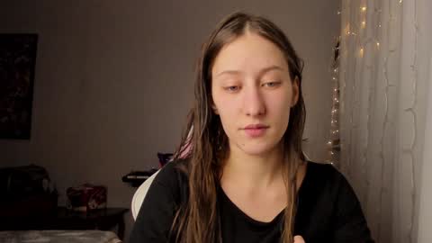 Snapshot of adellqueen chatting on 01-05-25, 10:29 Adell online show from 01-05-25, 10:29