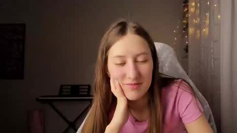 Snapshot of adellqueen chatting on 03-02-25, 10:38 Adell online show from 03-02-25, 10:38