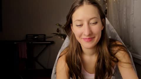 Snapshot of adellqueen chatting on 03-03-25, 10:42 Adell online show from 03-03-25, 10:42