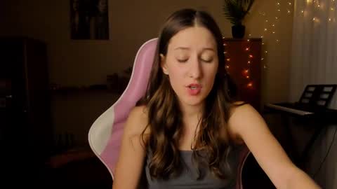 Snapshot of adellqueen chatting on 03-12-25, 10:39 Adell online show from 03-12-25, 10:39