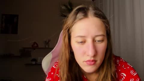 Snapshot of adellqueen chatting on 09-25-25, 09:40 Adell online show from 09-25-25, 09:40