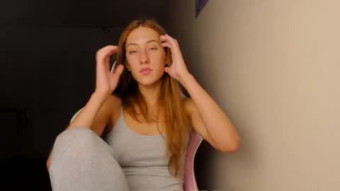 Snapshot of adellqueen chatting on 12-18-25, 10:38 Adell online show from 12-18-25, 10:38