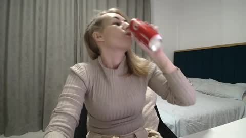 Adellyn online show from 03-27-26, 08:30