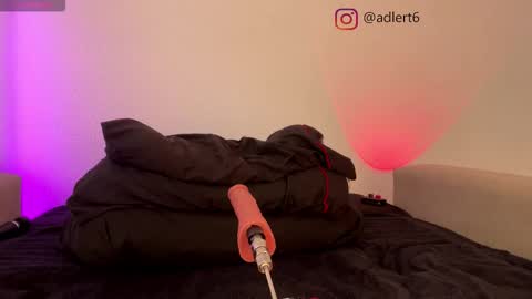 Snapshot of adler800354 chatting on 12-18-25, 06:30 adler online show from 12-18-25, 06:30