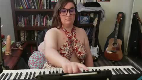 Snapshot of adobe_angel304 chatting on 10-14-25, 07:47 adobe_angel304 online show from 10-14-25, 07:47