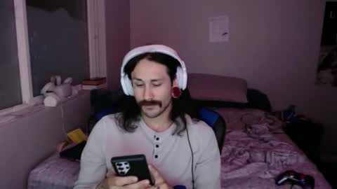 Snapshot of adoraso18 chatting on 09-19-25, 02:13 adoraso18 online show from 09-19-25, 02:13