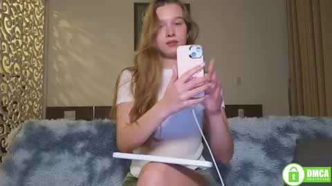 Lia  online show from 05-25-26, 12:55