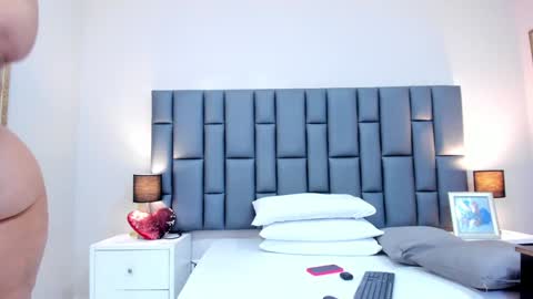 ANDREA PEREZ online show from 01-30-25, 02:47