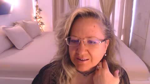 Snapshot of adrena_ chatting on 11-01-25, 11:01 Cryna online show from 11-01-25, 11:01