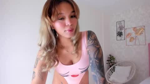 Adriana online show from 10-26-25, 12:22