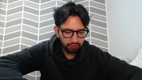 Adrian Falcon online show from 05-11-26, 11:02