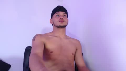 Snapshot of adrian_ferrebusxxx chatting on 12-22-25, 02:36 adrian_ferrebusxxx online show from 12-22-25, 02:36