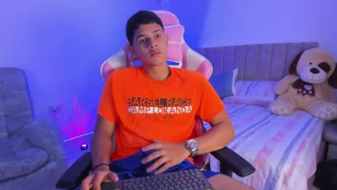 ADRIAN online show from 04-18-26, 07:07