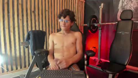 Adrian W  online show from 06-17-26, 08:10