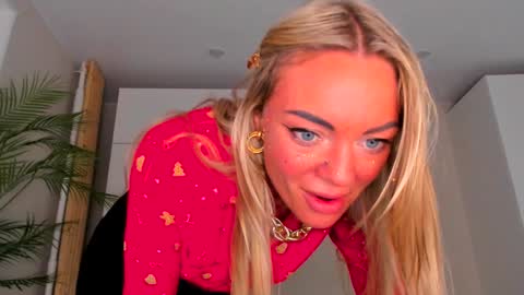 Adriana online show from 01-17-25, 07:49