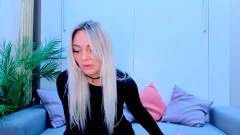 Adriana online show from 03-04-25, 12:22