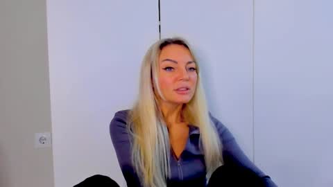 Adriana online show from 03-06-25, 06:48