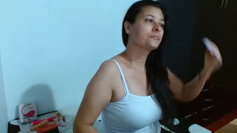Snapshot of adriana_milf chatting on 12-12-24, 02:37 Adriana milf online show from 12-12-24, 02:37