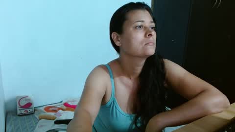 Snapshot of adriana_milf chatting on 12-23-24, 04:01 Adriana milf online show from 12-23-24, 04:01