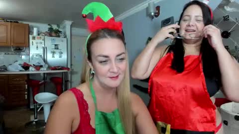 Snapshot of adrianapdes chatting on 11-15-25, 02:09 Adriana Paredes online show from 11-15-25, 02:09