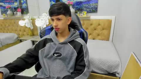 Snapshot of adrianfranko chatting on 08-05-26, 12:19 Adrian Franco online show from 08-05-26, 12:19
