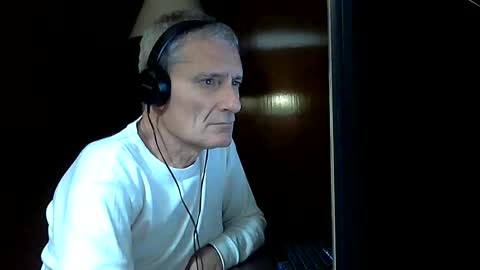 Snapshot of adrianlatino chatting on 06-11-26, 05:16 Adrian online show from 06-11-26, 05:16
