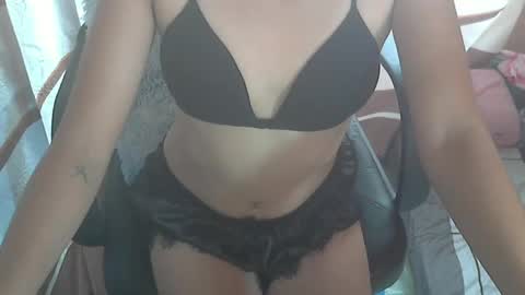 Snapshot of adrianna_xx chatting on 01-27-25, 03:26 angel online show from 01-27-25, 03:26