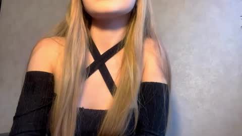 Caroline online show from 04-07-26, 02:39