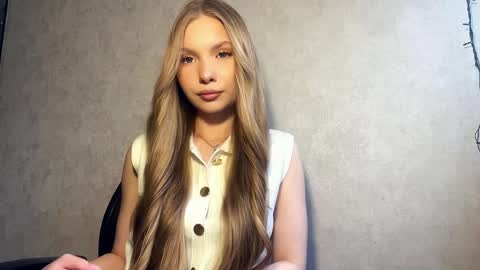 Caroline online show from 04-09-26, 02:22