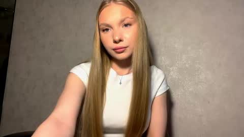 Caroline online show from 04-12-26, 03:28