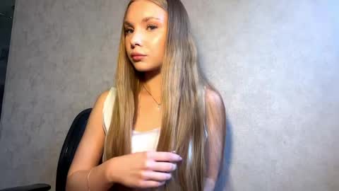 Caroline online show from 04-17-26, 02:42