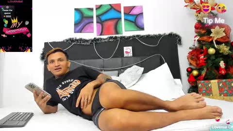 Snapshot of adriano_bigcock chatting on 12-20-24, 01:58 Adrian online show from 12-20-24, 01:58