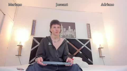 Snapshot of adriano_bigcock chatting on 09-10-25, 04:01 Adrian online show from 09-10-25, 04:01