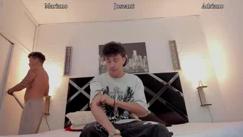 Snapshot of adriano_bigcock chatting on 10-13-25, 02:33 Adrian online show from 10-13-25, 02:33