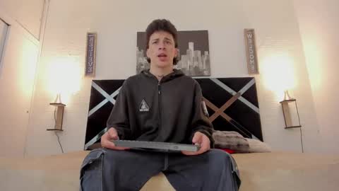 Snapshot of adriano_bigcock chatting on 11-19-25, 04:34 Adrian online show from 11-19-25, 04:34