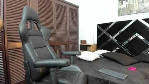 Adrian online show from 04-27-26, 09:40