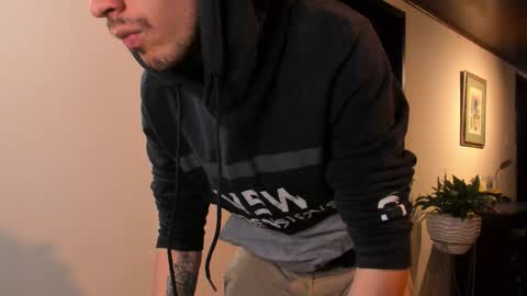 Snapshot of adrianwilliams_ chatting on 03-27-26, 09:47 Adrian Williams online show from 03-27-26, 09:47