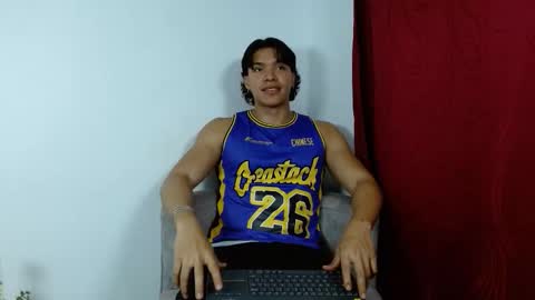 adriel_escalante online show from 10-03-25, 01:46