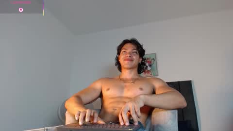 adriel_escalante online show from 02-06-26, 03:22