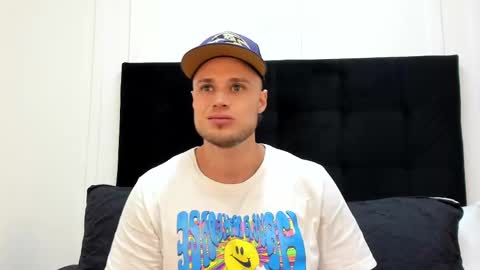 Adrein Roche online show from 01-19-25, 01:21